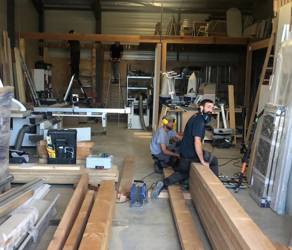 Menuiserie Bourg Menuisier A Bordeaux Une Equipe Experimentee A Votre Service Partout En Gironde 33